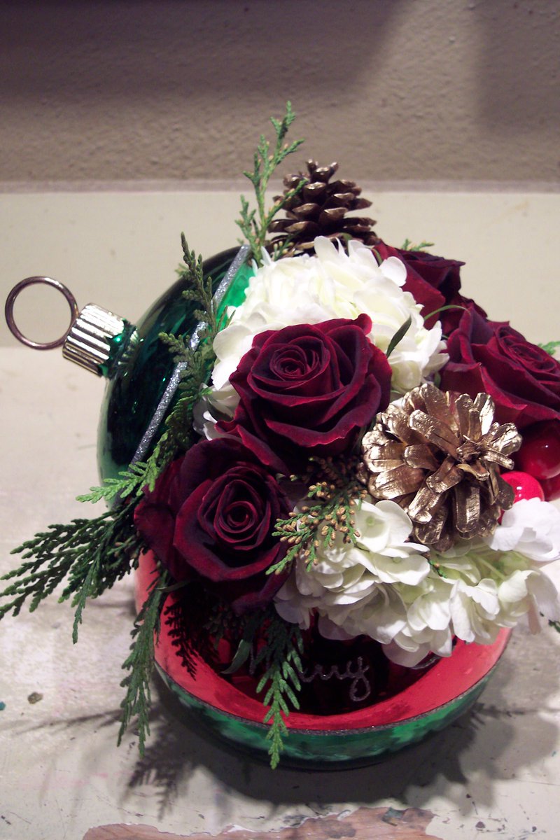 blooming_branch's tweet photo. Still need those last minute #Christmas gifts? Give us a call! 714-724-4243 https://t.co/FNpXWq4RTP