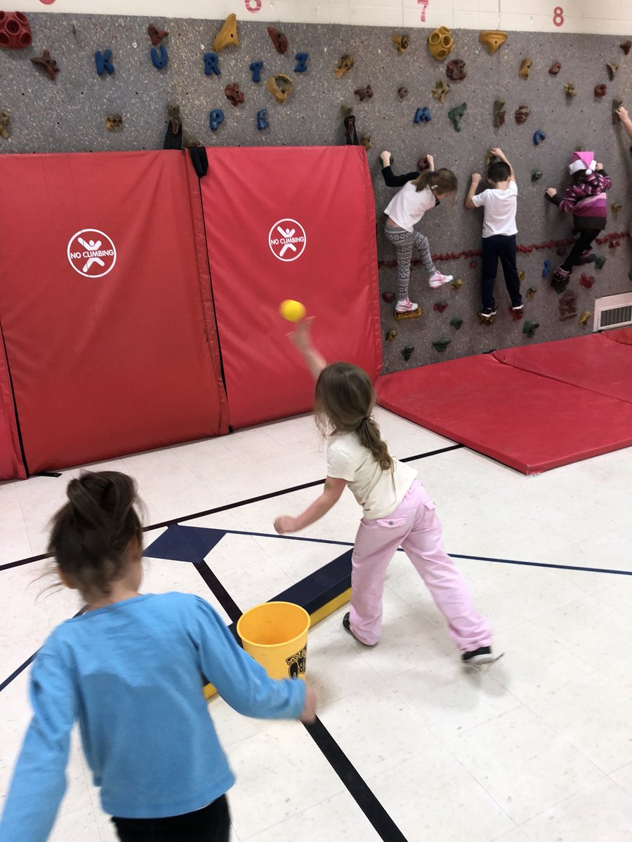 KurtzPe's tweet photo. Winter Wonderland stations today for the last class of 2017! #partner snowshoes #wreathtoss #snowmobileraces #snowballtoss https://t.co/CTh2HC0It1