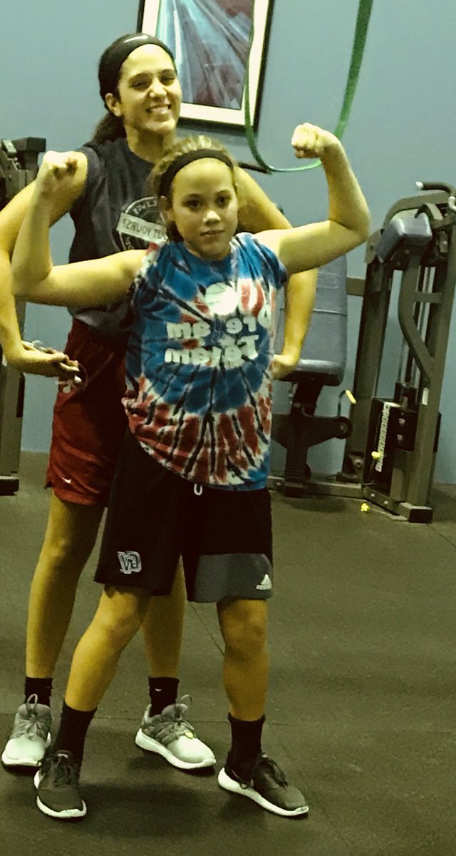 Rollpride1's tweet image. #prideinwork🎄👍🏀⛹🏽‍♀️