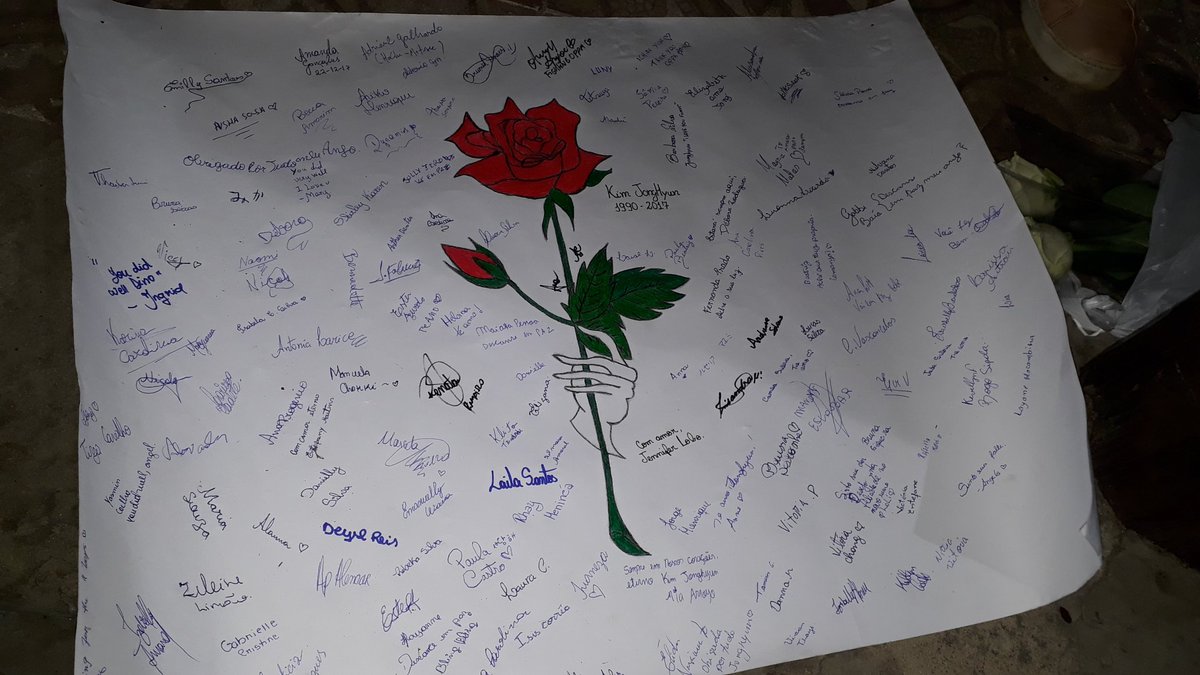 spookchim's tweet photo. Memorial de Belém para o nosso querido Jonghyun ❤❤❤❤❤ https://t.co/9UxRYGT9fE