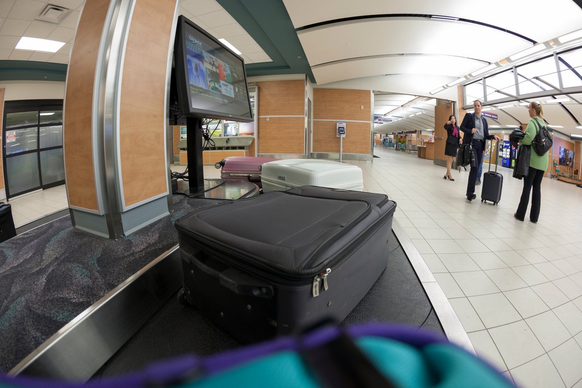 Today is one of the busiest travels days at airports across the country. Please be aware that delays at connecting or destination airports may affect your flight status–check your flight status often online or on flight information screens along your trip. grandeprairieairport.com/aiport-news/ho…