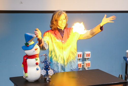 GLScienceCtr's tweet photo. Great balls of fire! Tune into @3DonovanLive at 7 p.m. tonight for a sneak peek of #WinterWonderDays! #FlashPaper #HolidayScience #StayCuriouCLE https://t.co/7uSPyDYSBg