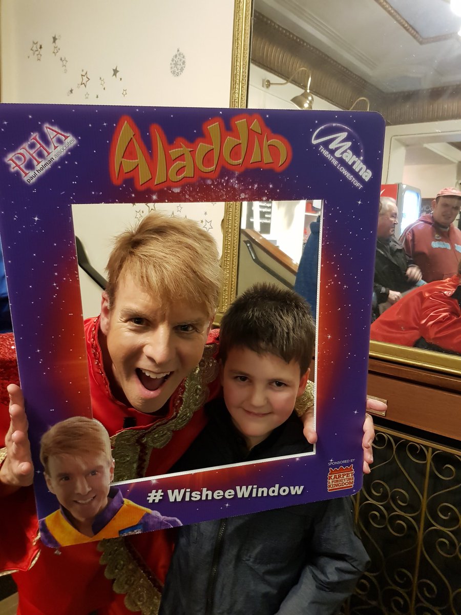 BenGFuller's tweet photo. @MarinaTheatre1 Great Panto this evening ! #leavetherollsalone #wisheewindow https://t.co/xr5RB1G1Xs
