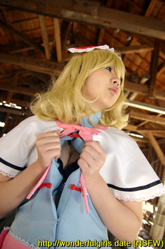cosplay_touhou's tweet photo. #AliceMargatroid #Bra #Cleavage #Cosplay #Dress #Hairband #KanzakiNachiho #OpenClothes https://t.co/zGpWy494BG