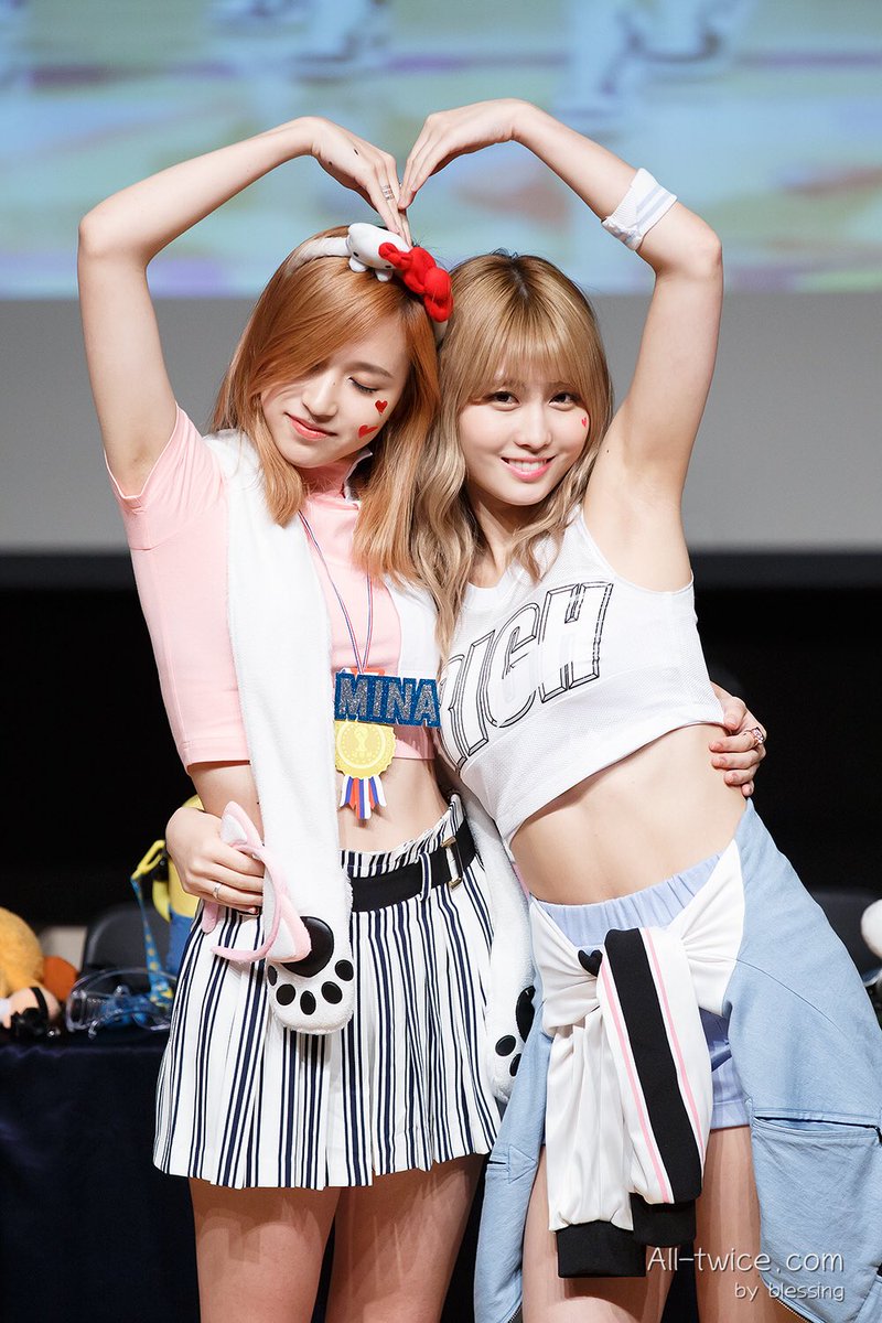 T W I C E ミナ モモ Twice Mnmm Twitter