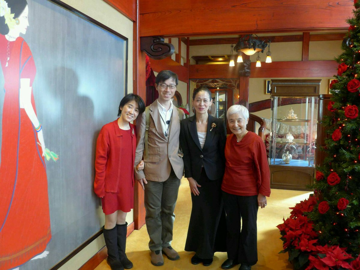 Hirotoshi Okumura トランプ大統領 来日時に 安倍総理大臣 がディナーに連れて行った店として有名になった 銀座うかい亭 に お義母さんの誕生日ランチに来ました うかい亭 の 二瓶マダム と一緒に写真を撮っていただきました ちなみに マダム は