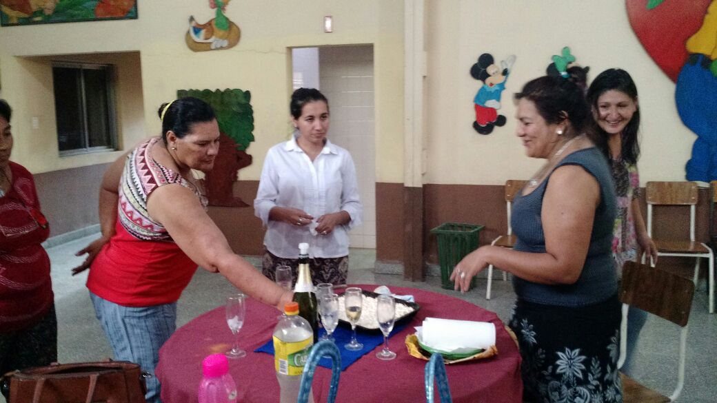 Manosnobles's tweet photo. Curso de Corte y confección en el barrio Virgen de los dolores, en la  Fundación Dolly el dia  viernes 22/12 de 14 a 17hs con la profe Silvia.
 Programa HABITAT, proveniente del Ministerio del Interior de la Nación junto con INVICO y la fundación Manos Nobles. https://t.co/YfK4Oo7RbN