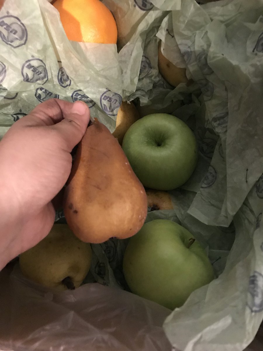 harvestproject_'s tweet photo. The job of a food rescuer never stops. Food rescuing at night is fun! #foodrescue #eathealthy #nevertoolateforfoodrescuing #harvestproject https://t.co/j9UpaIJo9M