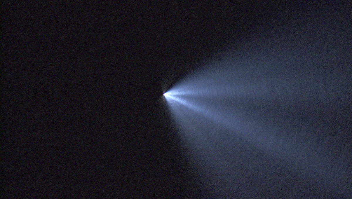 geraldferguson's tweet image. Check out close-up photos from our helicopter video of the #SpaceX rocket launch. WOW! #spacexlaunch