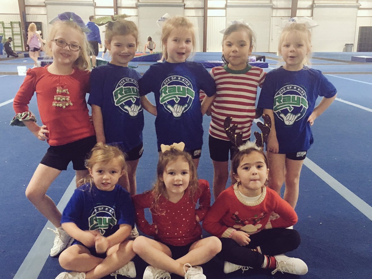 CopperASPRays's tweet photo. The Copper Rays had a fun last practice before Christmas Break! Merry Christmas!!❤️💚 https://t.co/WlKt1BCt1G