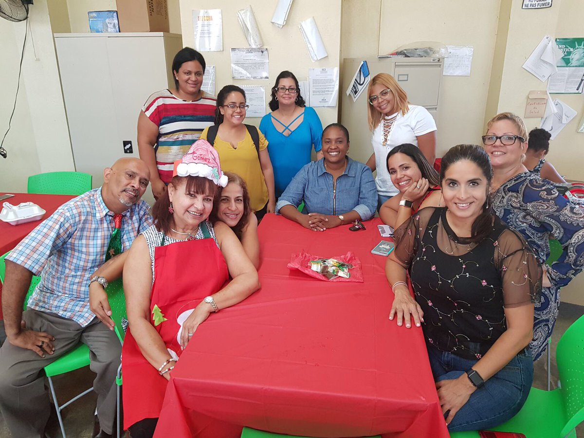 ritabarretodire's tweet photo. Hoy el @TeamGVM celebra a una gran maestra @LourdesHGmez1. ¡Permaneceremos con tu sonrisa! Gracias por tus años de excelente ejecución. https://t.co/LAsobn6pdF