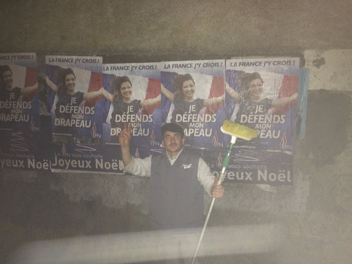 s_delaruffie's tweet photo. Collage hivernal du soir...espoir
#defendstondrapeau #JoyeuxNoel https://t.co/2lU91OQyqZ