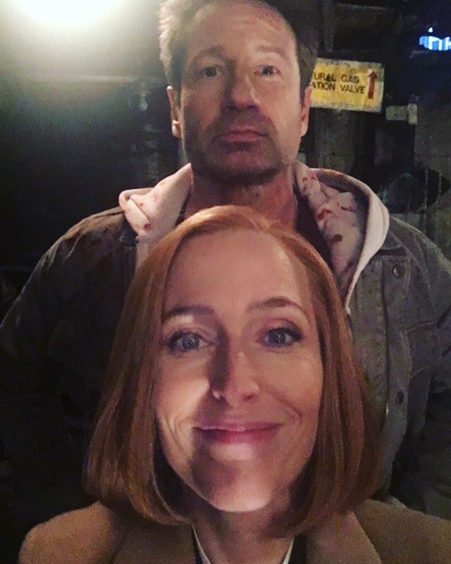 GillianA's tweet image. 25 years of night shoots, 25 years of frozen lips, 25 years of friendship. 
Happy wrap @davidduchovny. 
Thanks for taking this ride with me and I’ll see you in January! #TheXFiles