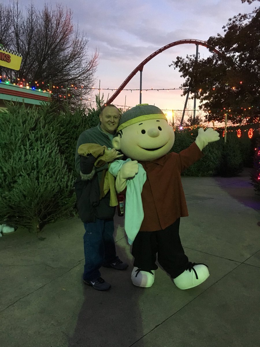Doc_Griz's tweet photo. Rockin Winterfest. Merry Christmas! https://t.co/gsWzKLgXFt