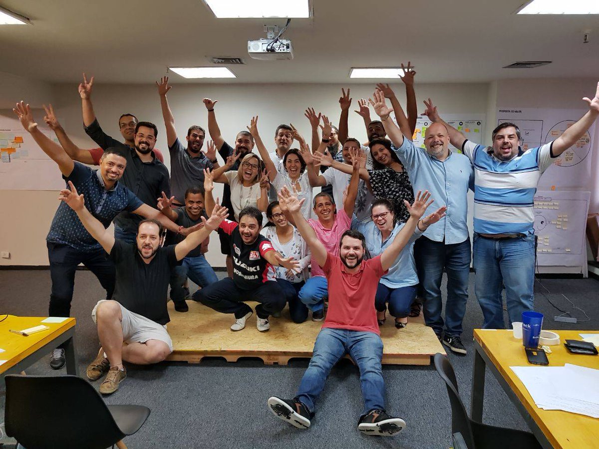 StrtpGrd's tweet photo. Hoje encerramos a primeira turma de Design Sprint do Startup Grid.  Foram 30 horas de intenso treinamento com 24 participantes incríveis que aprenderam sobre criar novos negócios. 

#DesignSprint #StartupGrid #GoRio #Empreendedorismo #EducaçãoEmpreendedora https://t.co/QO7OXEK56c