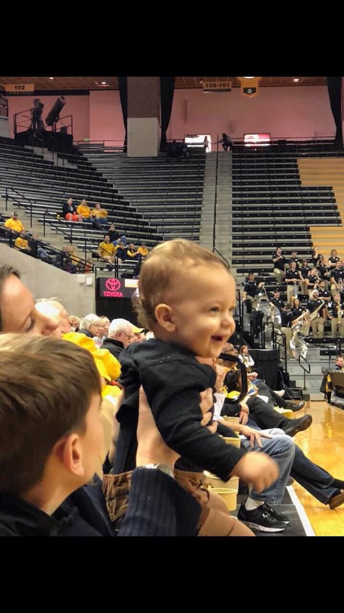 cpacole12's tweet photo. This kid melts my ❤.
#mynephewisthecutest
#MUbasketball https://t.co/UkaaL5O1Ab