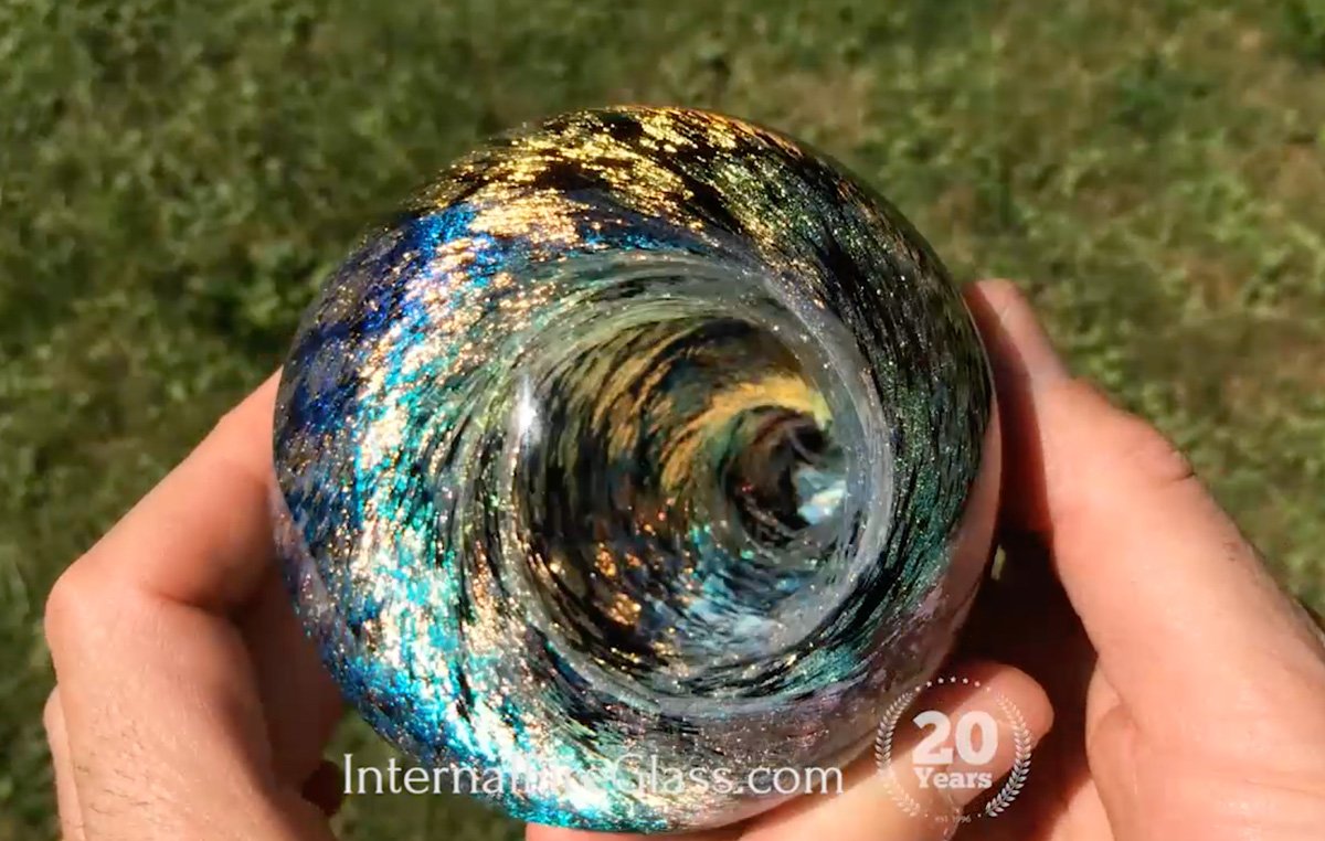 InternalFire33's tweet photo. Throw back to the time when this vortex got a BUNCH of attention. Feeling grateful. Happy holidays everyone! #scottpernicka #borocilicate #glass #dichroic #vortex #handmade #upstateny https://t.co/syuRAGG0aZ