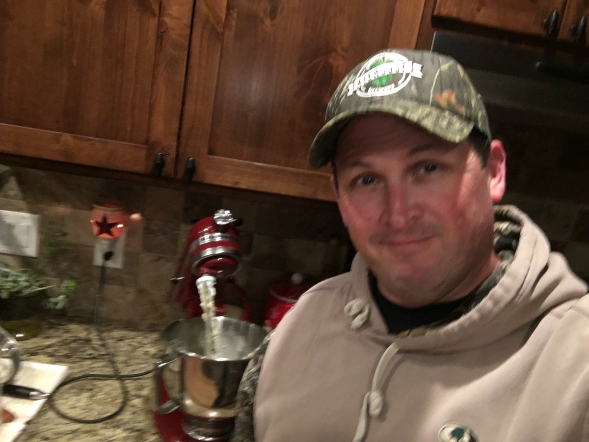 DaveWestrick's tweet photo. Cookiepalooza is back for 2017! Iβm making cookies for my staff, family and friends. Merry Christmas to all! #chiefbaker #sugarcookies #notpaleo #christmas #LESM https://t.co/p2X8j6duCd