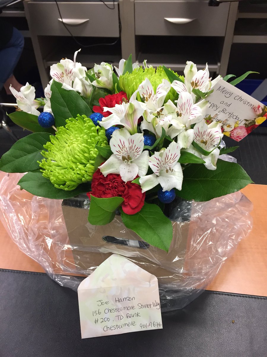 When your work bestie sends a surprise! <a href="/FrancesBrundige/">Frances Brundige</a> you are AH-MAZING!! #butwhoisJoe #flowersforJoe #TDlove