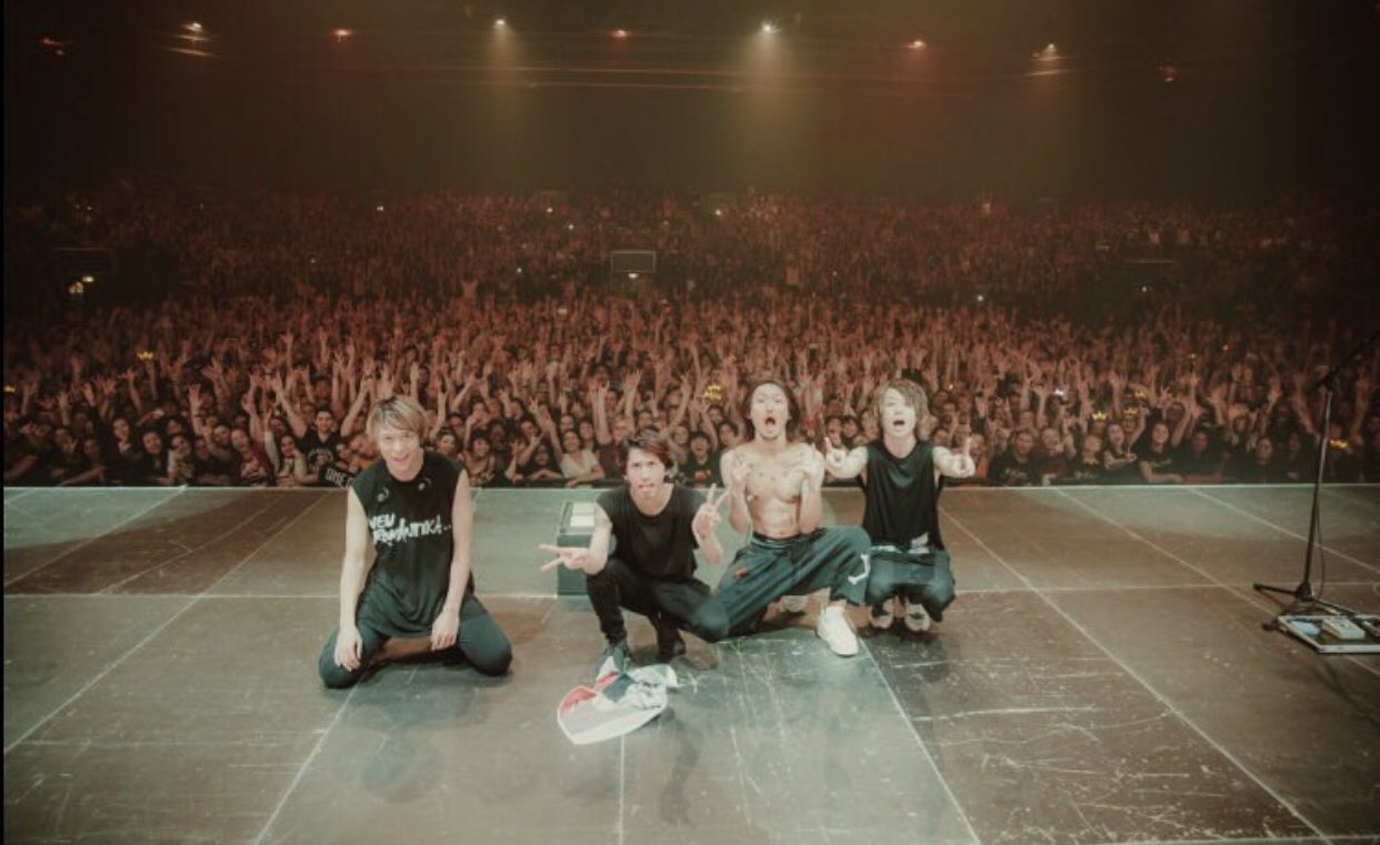 Yoko Oorer En Twitter フランス パリのライブ終わったね お疲れ様でした O こんな広い会場だったんやな ビックリ 2枚目は13年ライブを演ったバタクラン劇場 あそこも素敵な会場だったけど ワンオクはホンマどんどん進化していくね ヨーロッパ