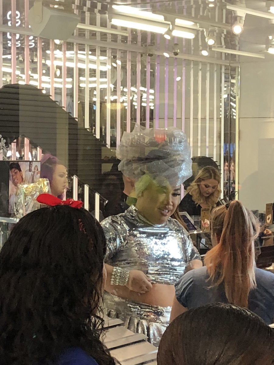 one_eve's tweet photo. Thank you @patrickstarrr for taking the time to visit us in Orlando FL #MacPatrickStarrr 💕💕 https://t.co/aLV1PhgZLj