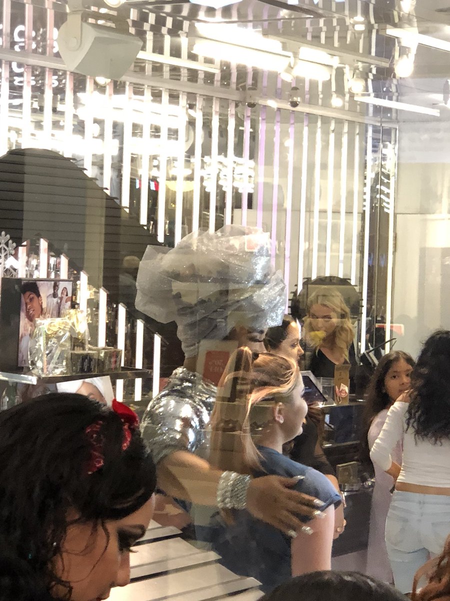 one_eve's tweet photo. Thank you @patrickstarrr for taking the time to visit us in Orlando FL #MacPatrickStarrr 💕💕 https://t.co/aLV1PhgZLj
