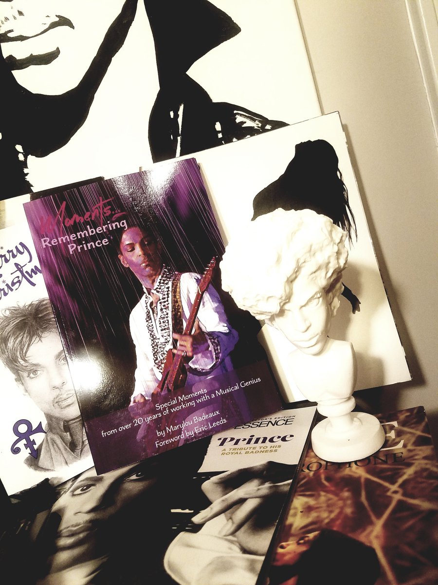 darlingnisi's tweet photo. Princemas once again! #Princehitnrun shirts arrived as well as #MomentsRememberingPrince 💜 https://t.co/cmZfedbLw6