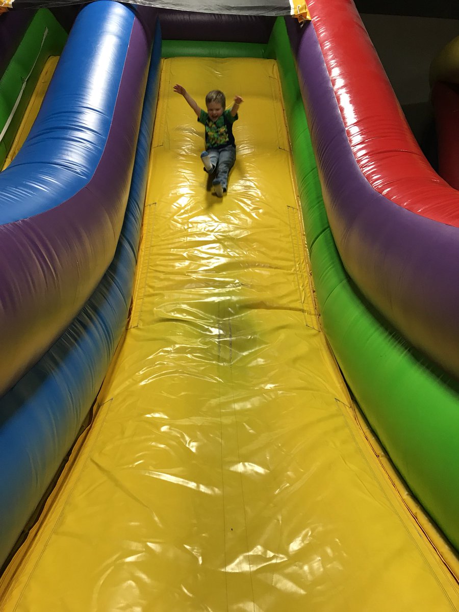 mgarvin86's tweet photo. Itβs always fun to spend time with these two at #BounceU! #Graeme #Jersey https://t.co/B49NDPX5yL