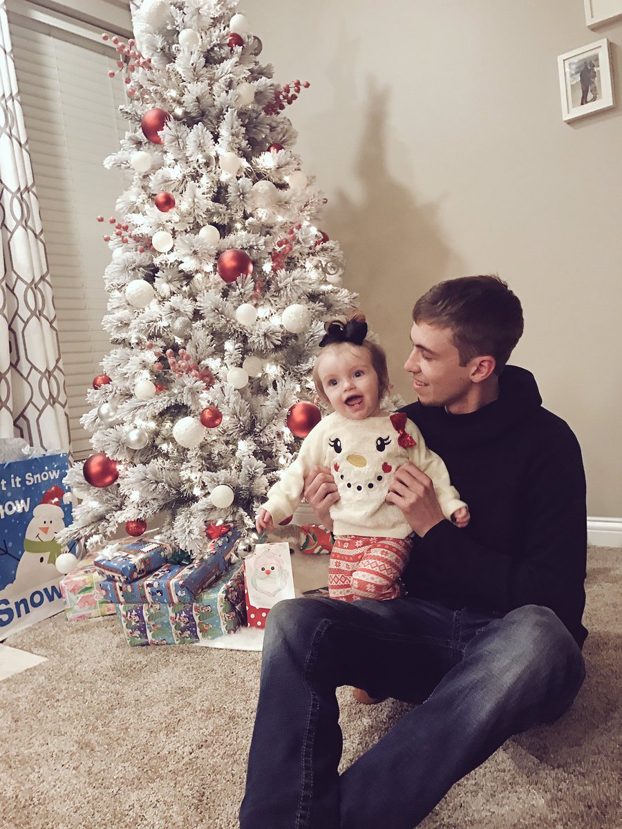 ayekayholden's tweet photo. I have a beautiful family. Sad we didn't get pics of all 3 of us but oh well. Thankful God gave me you two. Our girl turns 1 tomorrow 😢💕 Merry Christmas and happy holidays to all! @Adkelhoffer https://t.co/9yxHNkNAx0