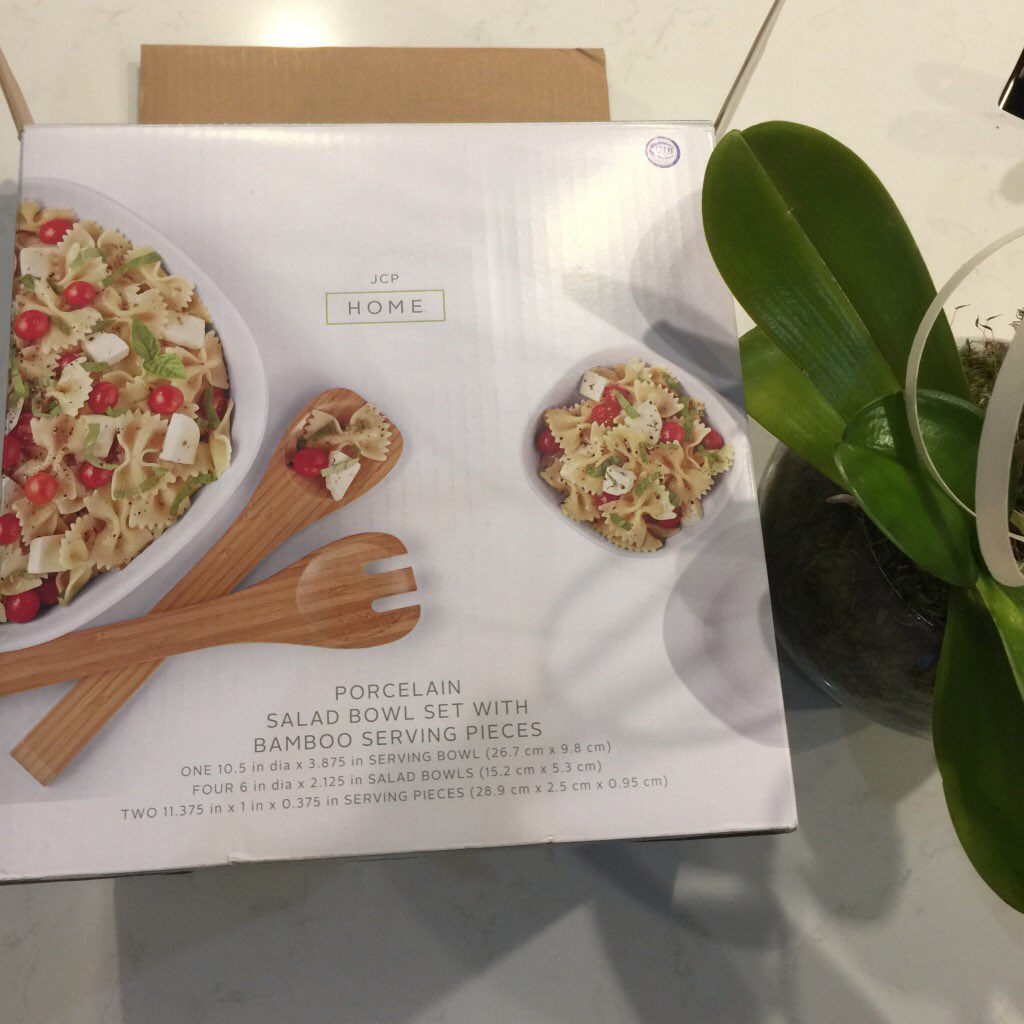 Haciendo las últimas compras de Navidad y nada mejor que <a href="/jcpenney/">JCPenney</a>. Esta vez quisimos escoger artículos del hogar. Con tanto producto es una indecisión. #JCPChallenge #AD