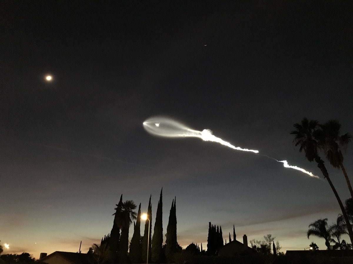 綺麗な夜空の高画質画像な壁紙をまとめました 奇跡の写真から綺麗なイラストまで 写真まとめサイト Pictas