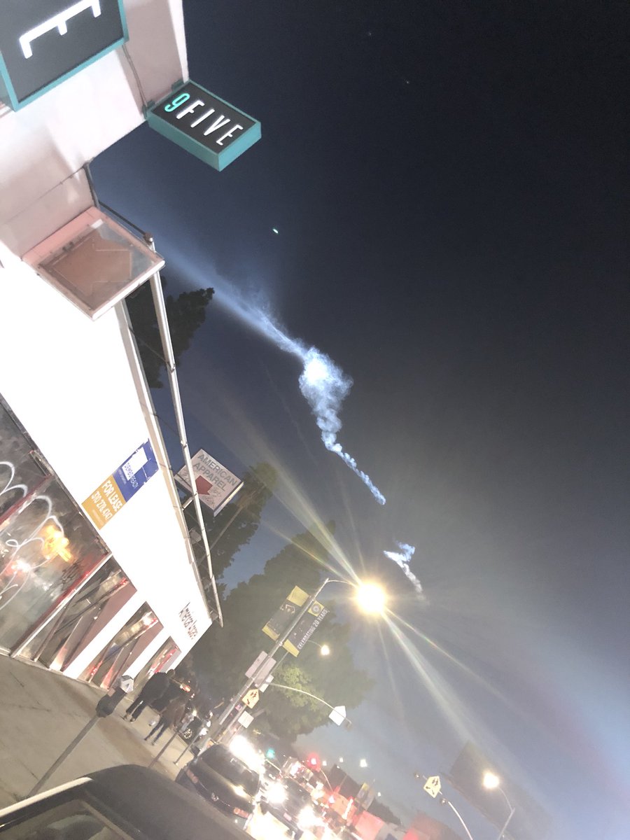 iamlorengray's tweet image. anyone else in LA see this because i’m low key very confused as to what it is