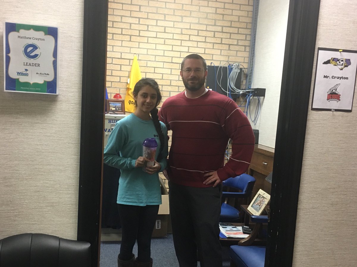 CraytonMatt's tweet photo. Congratulations to Maribel Chavez, one of this weeks “Warrior Way” winners. #MojoUKnow @HuntWarriors @HuntHighPBIS 🎓💯💯 https://t.co/mxbVZhm9yM