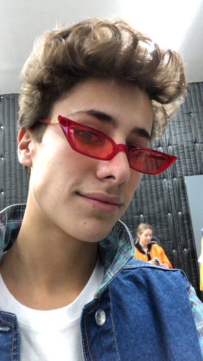 Miley Cyrus 💅🏻