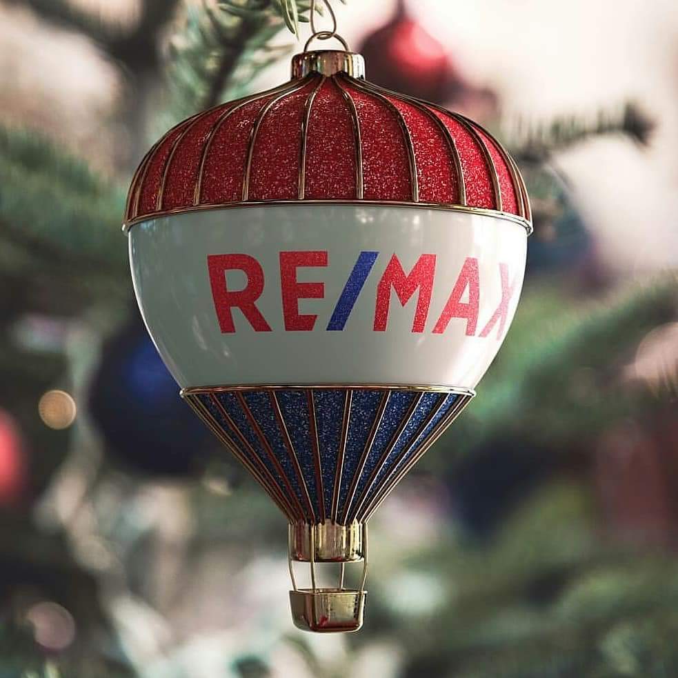 _Raquel_Haro_'s tweet photo. #realestateagent #christmastime #remax #oneremax #weareremax #remaxagent #changeisintheair #remaxhustle
#RemaxForever
#Remaximo https://t.co/On43GOTxgh