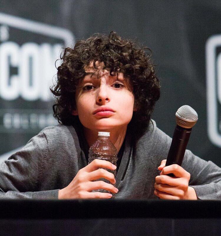 finnwolfhardbr's tweet photo. Um verdadeiro artista completo, ator, músico, cantor, guitarrista, dublador, diretor e muito mais com apenas 15 anos, Finn Wolfhard. #HappyBdayFinnWolfhard https://t.co/gIm8HorK0j