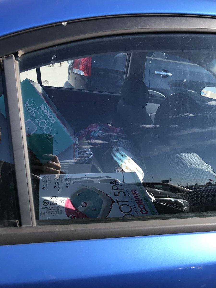 HCPct4CPAAA's tweet photo. Example of DON’T DO THIS! #hideyourstuff #theftawareness Do NOT leave your shopping goodies in plain sight like this person @LivePdFans @FanpageLivepd @PascoSheriff @OfficialLivePD #LivePD https://t.co/CiRnSPilVY