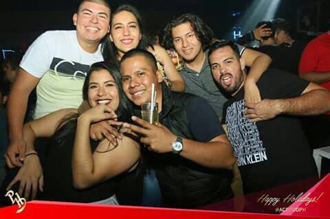 karenlopc's tweet photo. La veo y me da una risa irreal #RIPTODOS JAJAJAJJAJA https://t.co/sErqmbX2i4