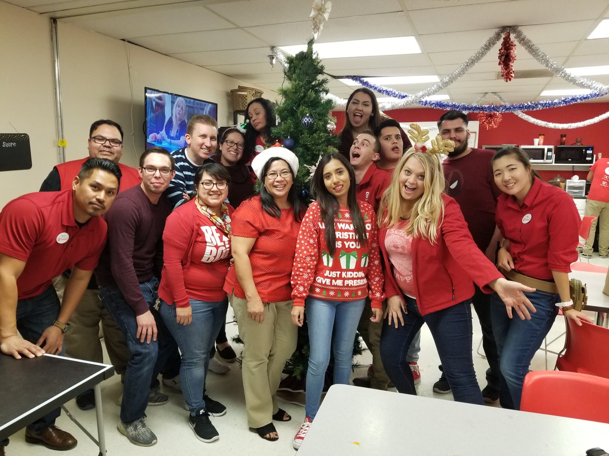 RamilTarget1293's tweet photo. I'm so thankful for such an amazing and dedicated team this holiday! #onlyat286 https://t.co/9wJ73bMIzp