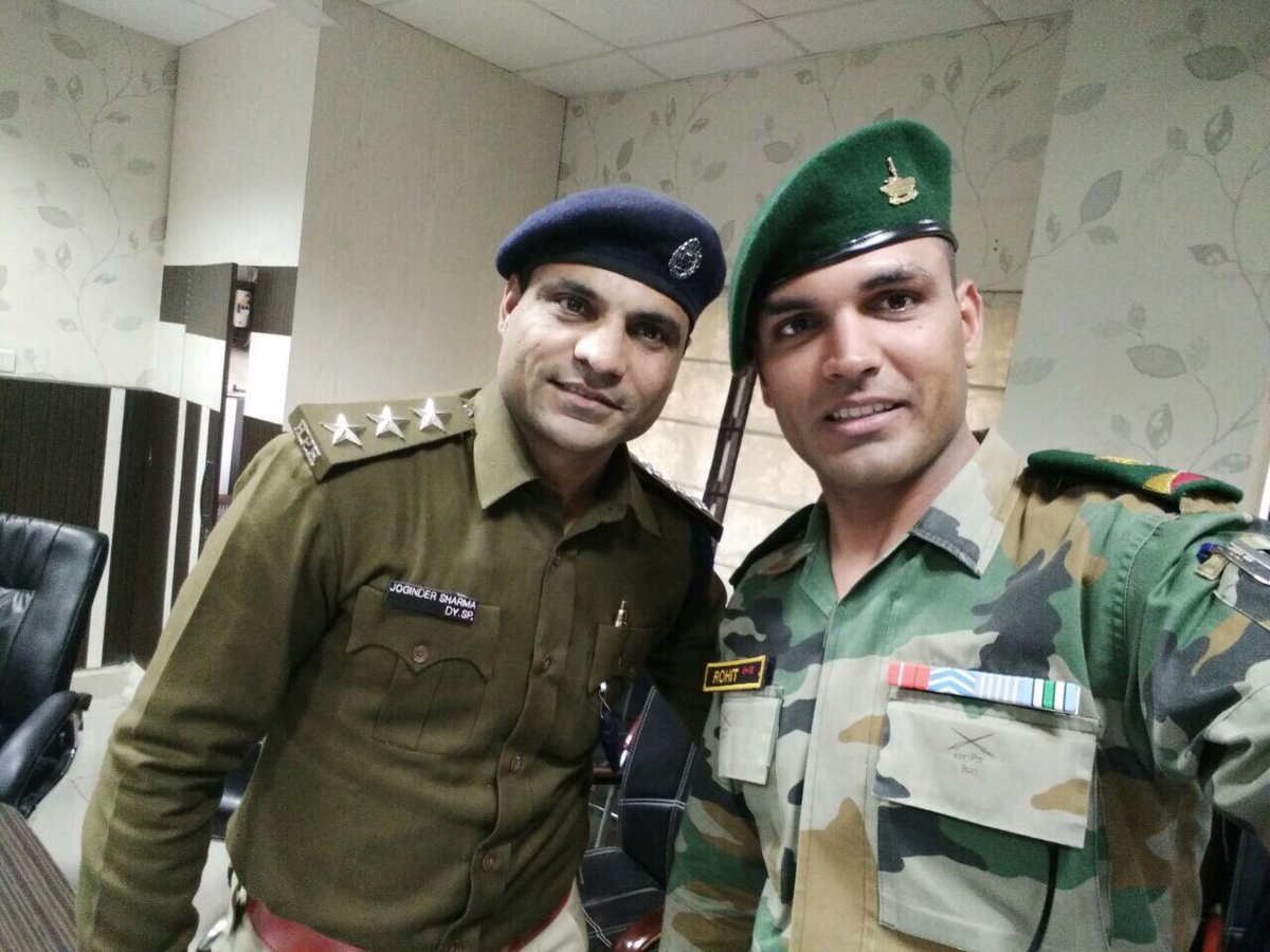 Joginder Sharma on Twitter: "Happy moment With a country Hero ...
