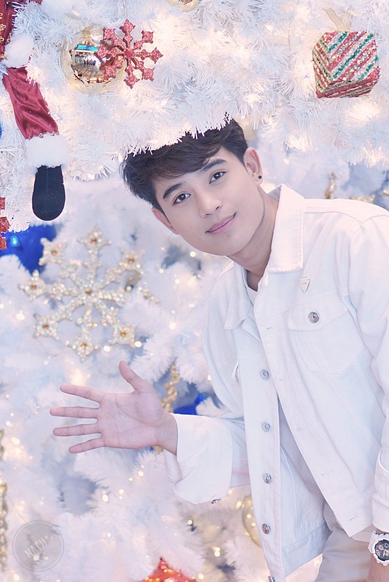aebenzji's tweet photo. #BenzJi  #fulloutingwithbenzji  เที่ยวให้สนุกนะคะทุกคน https://t.co/hzJRPHawhs