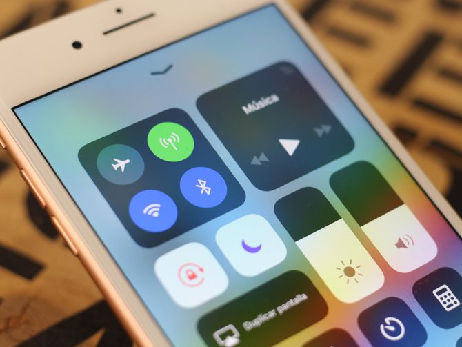 Buy an iPhone 8 on Sprint, get one free, until 2018 cnet.co/2BSPrr7