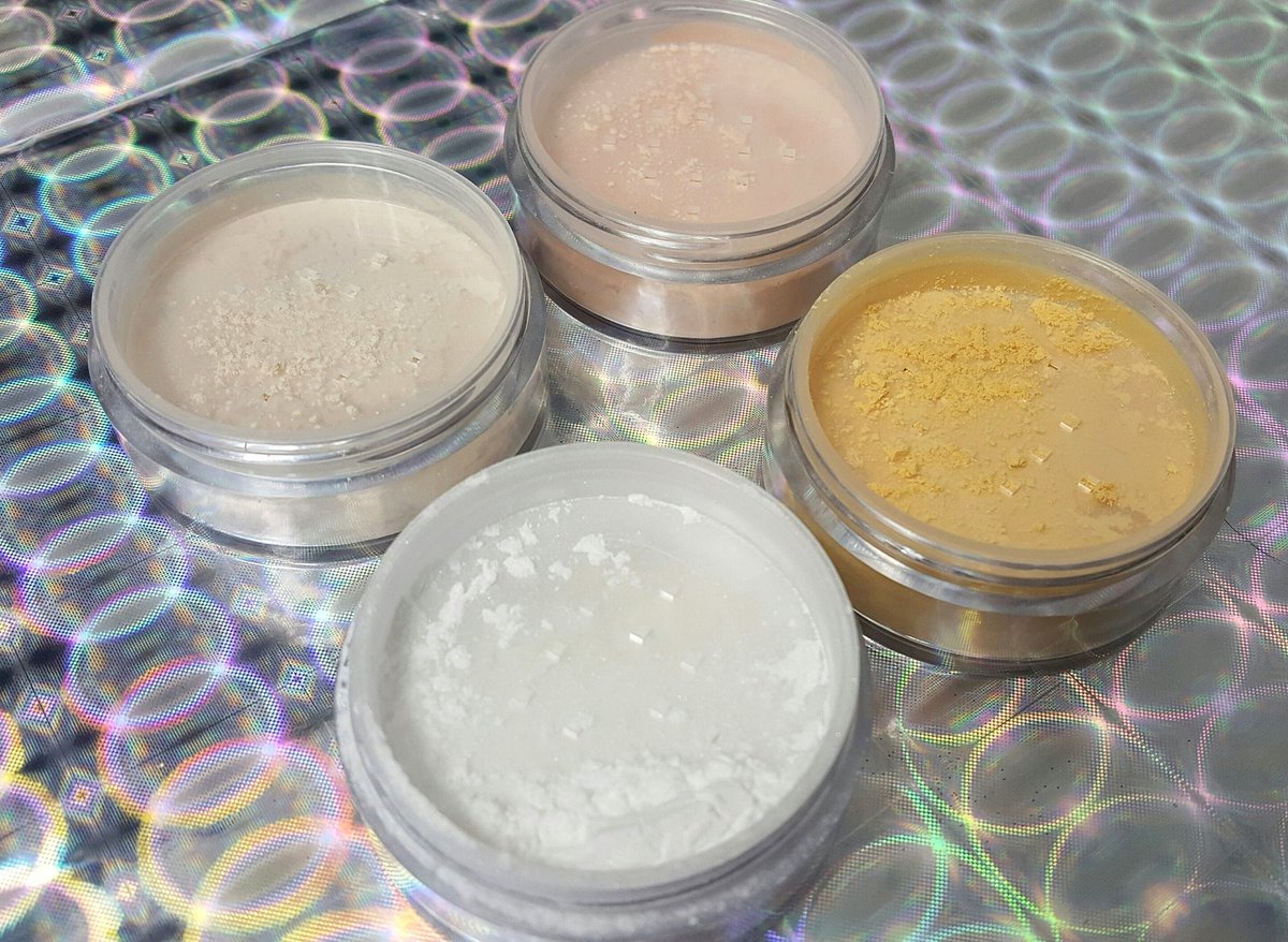 S_personalityyy's tweet photo. new SETTING POWDERS from @shopmissa 😍
•Translucent
•Softlight
•Brightening
•Banana
•
#splitpersonalityyy #makeup #makeupartist #mua #shopmissa #AOAstudios #settingpowder #translucent #softlight #brightening #banana #brightening https://t.co/g83gqbFKzT