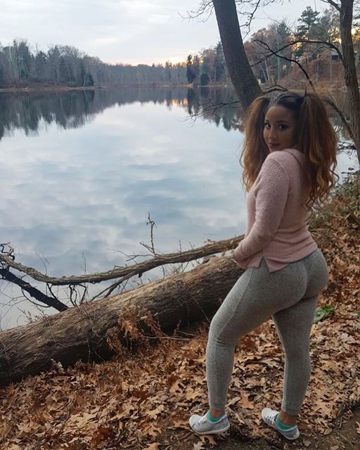 ParisIsBliss's tweet photo. #WorkoutScenery 😍 Hubby @ThaKingDarnell took the pic b4 running back to the house. I beat him so he has dinner duty tonight #Pray4Me 😂😂😂 https://t.co/MB8dLo2Lcs