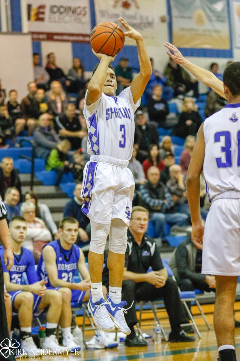 KirkNeidermyer's tweet photo. @LSBoysBball defeats @GardenSpotBBall 69-45. @LLhoops @AndyBrackets @BadgleyBruce @JWalkLNP @LSPioneers @LSPioneerPride @LSSS1718 @GsSection @GSSpartanSports https://t.co/td3p054ftl