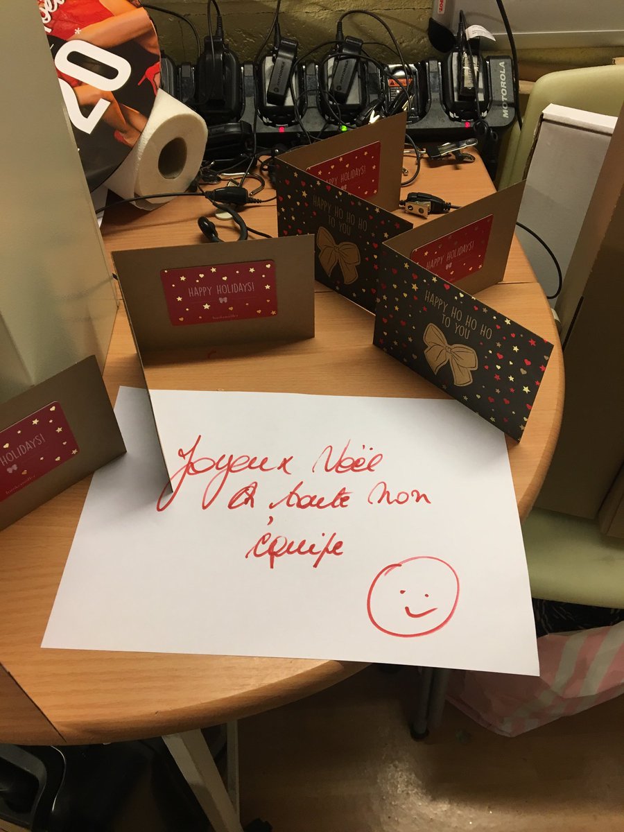 Mille Merci à notre Super Gérante <a href="/LuciaGrezia/">Di Grezia Lucia</a>  pour notre cadeau de noel 😍😍 <a href="/RombautKarin/">Karin Rombaut</a> @RizziElodie <a href="/sabsicilia/">Sabsicilia</a> @Dimitri_HKM <a href="/S_Lalanne/">Stéphane Lalanne</a>  #Hunkemoller  #lovemyjob