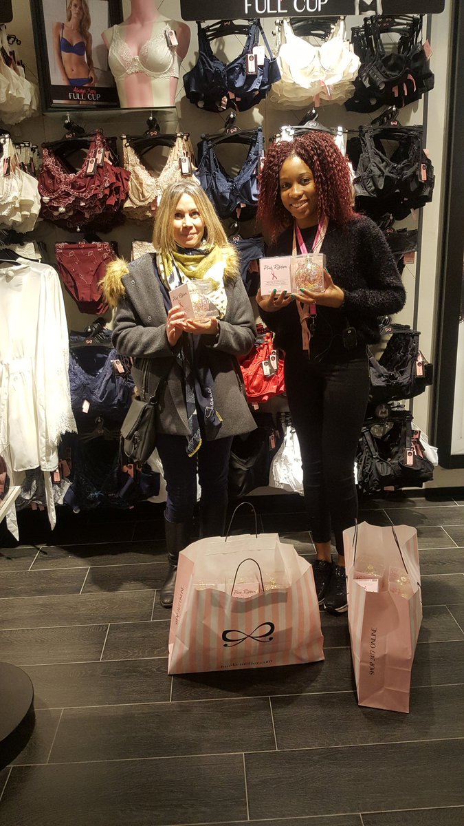 A custumer takes all of them for Pink Ribbon good action <a href="/Hunkemoller/">Hunkemöller</a> 😊🎀❤🎀 Team CityII @ludivinezg @LLantaki <a href="/NeufcoeurV/">Valérie Neufcoeur</a> <a href="/Dilanunal4/">AylinDilan Ünal</a> <a href="/e_adiceam/">Émilie Adiceam</a> <a href="/HautphenneJ/">Julie Hautphenne</a> <a href="/vickydp05/">De Proost vicky 🌻</a> <a href="/RombautKarin/">Karin Rombaut</a> <a href="/S_Lalanne/">Stéphane Lalanne</a>