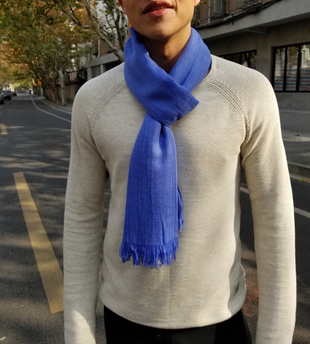 Col_Vert's tweet image. Un cadeau en retard, une écharpe fera toujours plaisir ! 🎅🎄😜
Late gift for Xmas ?! 
#scarf #scarves #echarpe #cadeauhomme #cadeaunoel #gift #cadeau
ow.ly/BKaq30hoK5q