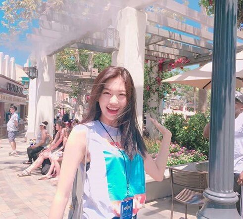 kpopgfmaterial's tweet photo. doyeon • ioi (former member); weki meki https://t.co/ormvQ2Z6pF
