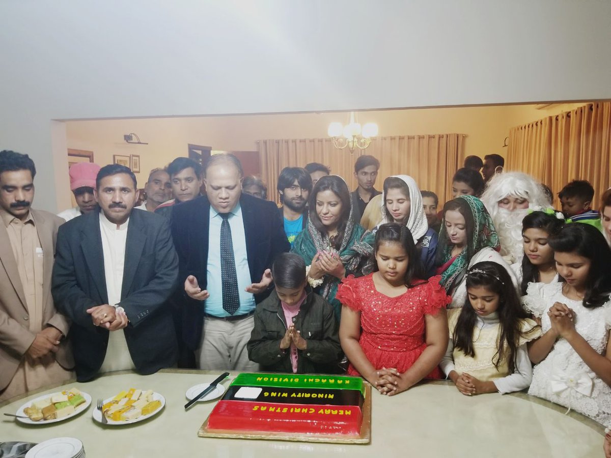 DigitalTeamPPP's tweet photo. Vice President PPP Sindh MNA Dr. @ShahNafisa celebrated & cut cake on Christmas with Christian community of Karachi at Jillani House Karachi #PPP4Minorities https://t.co/xQWpqZYOGl